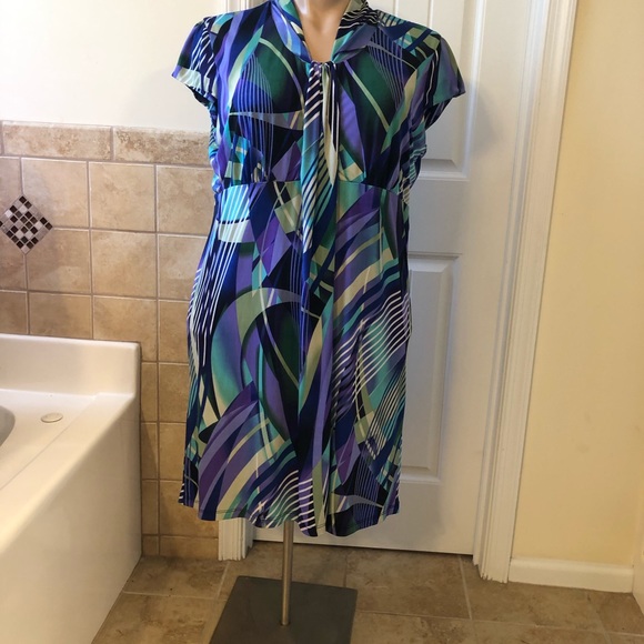 Dress - Picture 2 of 3